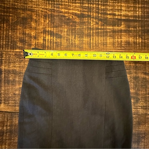 The Limited Pencil Skirt- Like New - Picture 3 of 5